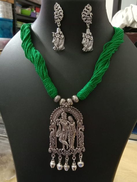 Krishna Necklace, Flower Jewelry Designs, Trendy Jewellery, Oxidised Silver Jewelry, Green Thread, Thread Jewellery, Textile Jewelry, Wedding Jewellery Necklace, Trendy Jewelry