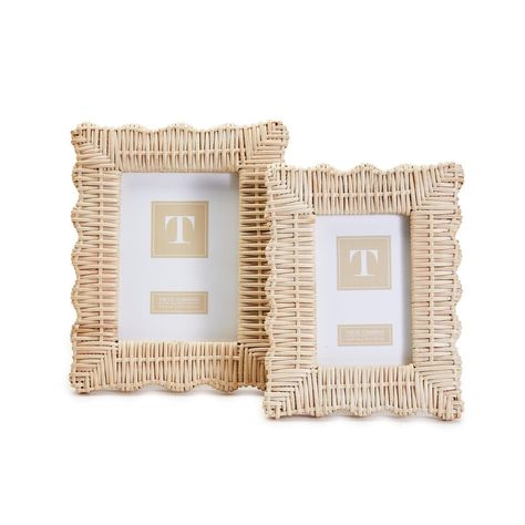 Bring nature into your home with these hand-woven wicker weave rattan photo frames. A beautiful addition to add a bit of neutrality to your dècor. Includes 2 sizes Stands horizontally/vertically Hand-woven rattan 2 Photo Frame, Dragonfly Wallpaper, Biscuit Home, Furbish Studio, Blush Wallpaper, 4x6 Frames, Tabletop Picture Frames, Coffee Wallpaper, Frame Collection