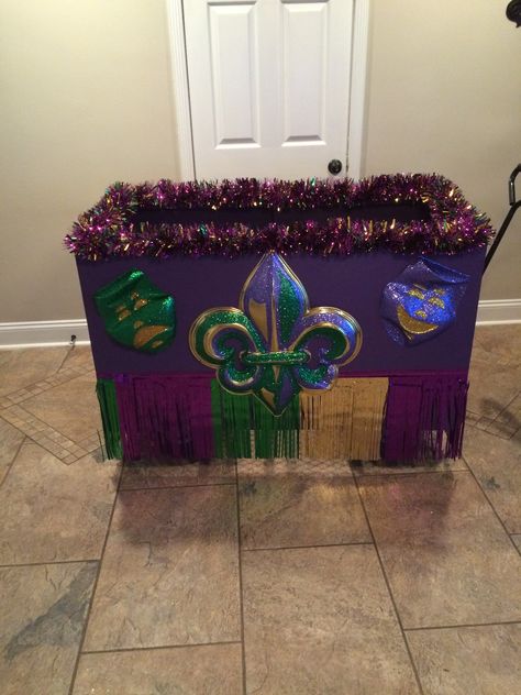 Float Kids Wagon Mardi Gras Float, Mardi Gras Kids Float, Mardi Gras Float Ideas Kids, Mardi Gras Wagon Float Ideas For Kids, Wagon Floats Ideas Kids, Mardi Gras Wagon Float, Mardi Gras Float Ideas, Kids Parade Floats, Wagon Floats