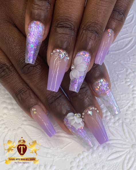 3d Purple Nails, Purple Nails Flower, 3d Nail Designs Flowers, Purple Birthday Nails, Sweetheart Nails, Purple Flower Nails, Easter Nails Design Spring, Purple And Pink Nails, Light Purple Nails