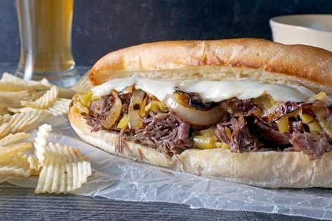 Crockpot French Dip Sandwiches, Shaved Beef Recipe, Crockpot French Dip, French Dip Sandwich Crockpot, Shredded Beef Sandwiches, Italian Beef Sandwich, Tastee Recipe, French Dip Sandwiches, Roast Beef Sandwich