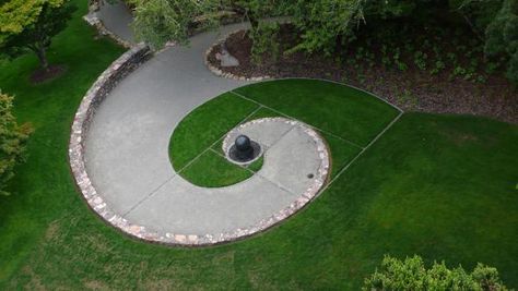 Fibonacci Spiral Fibonacci Garden, Fibonacci Spiral Art, Gold Ratio, Paver Patios, Golden Number, Chelsea Garden, Fibonacci Spiral, Video Garden, Ground Level