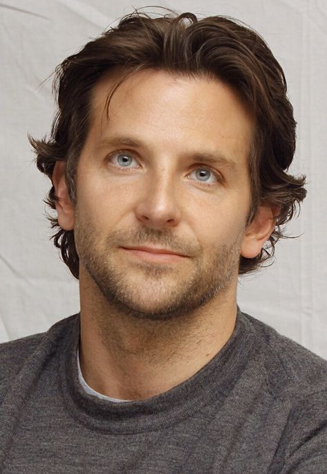 Bradley Cooper Haircut, Bradley Cooper Irina, Brad Cooper, Actors Studio, Drama School, Georgetown University, Men Haircut Styles, Bradley Cooper, The Masters