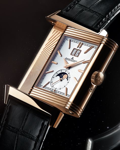 Jaeger Lecoultre Watches, Jaeger Lecoultre Reverso, Blue Disc, Rose Gold Case, Jaeger Lecoultre, Classy Jewelry, Luxury Watches For Men, Swiss Watches, Watch Collection