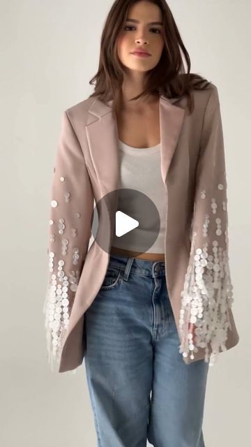 Upcycle Blazer Ideas, Diy Blazer Refashion, Blazer Refashion, Blazer Diy, A Fan, Slow Fashion, Diy Fashion, Love This, Outfit Ideas