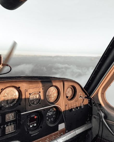 Helicopter Cockpit, Next Wallpaper, Jet Fighter Pilot, Plane And Pilot, Pilots Aviation, Air Fighter, Aviation Photography, Above The Clouds, Top Of The World