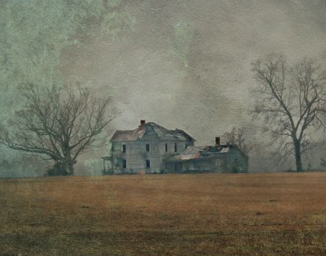 Abandoned Farm House in a Dark Fog: Mercer, Edgecombe County ... Farm Horror Aesthetic, Horror Farm, Creepy Farmhouse, Graveyard Painting, Novel Planning, Abandoned Farm, Farm Paintings, Barn Art, Farm Art