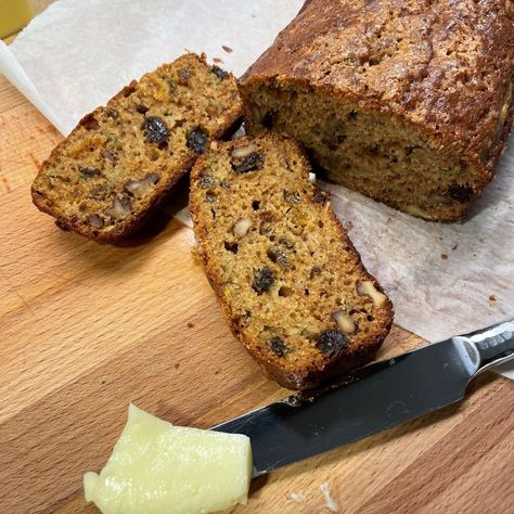 Healthy-ish Zucchini Bread with Drunken Raisins Drunken Raisins, Bran Bread, Bread With Raisins, Raisin Bran, Decadent Food, Raisin Bread, Heirloom Recipes, Shredded Zucchini, Natural Yogurt