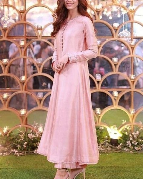 @faricouture • Instagram photos and videos Silk Anarkali Suits, Open Hair, Eastern Dresses, Silk Anarkali, Maya Ali, Salwar Kamiz, Anarkali Suit, Eid Collection, Pakistani Dress Design