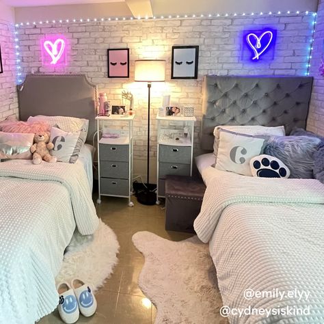 Love yourself first. The Heart Neon Sign is serving us all the electric love Pink White And Blue Bedroom, Brick Removable Wallpaper, Heart Room, University Room, Luxury Dorm Room, Pretty Dorm Room, Match Wallpaper, Heart Neon Sign, Baddie Room