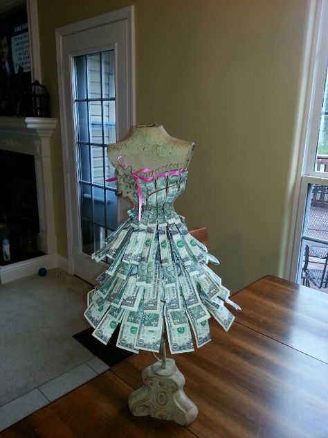 Lei Diy, Money Lei Diy, Money Cakes, Money Dress, Money Art, Money Cake, Money Gifts, Creative Money Gifts, Money Lei