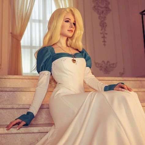 Disney Cosplay Costumes, Odette Dress, Princess Odette, Castle Mountain, Non Disney Princesses, Disney Princess Cosplay, The Swan Princess, Princess Christmas, Disney Princess Costumes