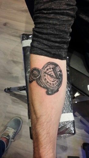 Tachometer black en grey Tachometer Tattoo, Brilliant Tattoo, Car Tattoos, Sleeve Tattoos, Tattoos For Guys, Tatting, Tattoo Designs, Abc, Tattoo Ideas