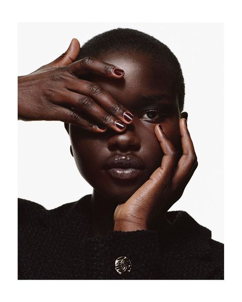 CHANEL BEAUTY on Instagram: “Give a nod to Coco’s audacious manner with nails and eyes coloured in Rouge Noir. Don’t stop at the shade – create a graphic opaque shape…” Truth Photography, Beauty Lighting, Beauty Campaign, Contour With Eyeshadow, Chanel Nail Polish, Art Photography Portrait, With Nails, Dark Skin Beauty, Chanel Beauty