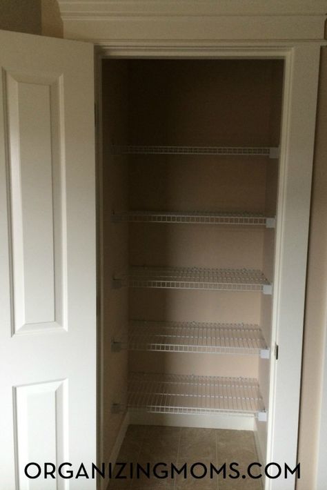 Office Closet Ideas, Linen Closet Design, Organize A Closet, Small Linen Closets, Bathroom Linen Closet, Linen Closet Storage, House Closet, Closet Redo, Master Bath And Closet