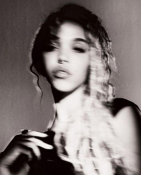 Fka Twigs, Beauty Collection, Film Photography, Music Artists, On Tumblr, Pretty People, Cool Girl, Black And White, Human