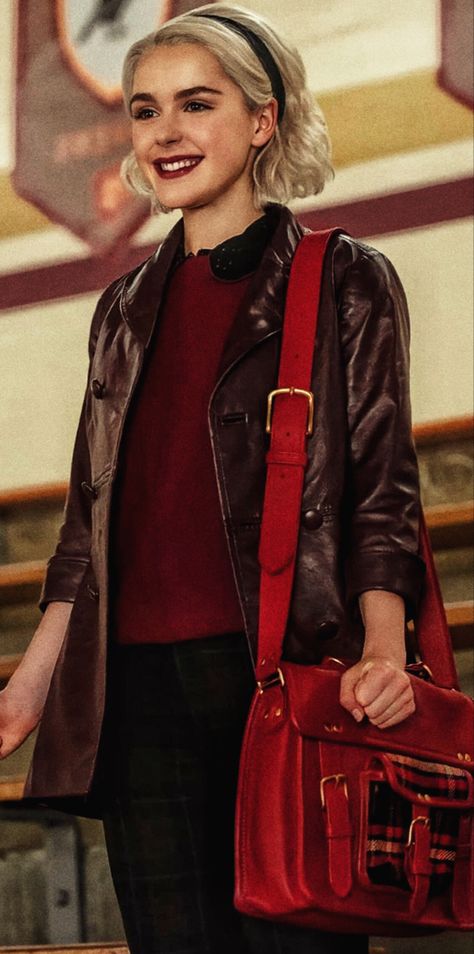 Sabrina Spellman Lookbook, Chilling Adventures Of Sabrina Outfits, Sabrina Spellman Outfit, Sabrina Spellman Style, Sabrina Witch, Kiernan Shipka, Sabrina Spellman, Red Aesthetic, Costume Ideas