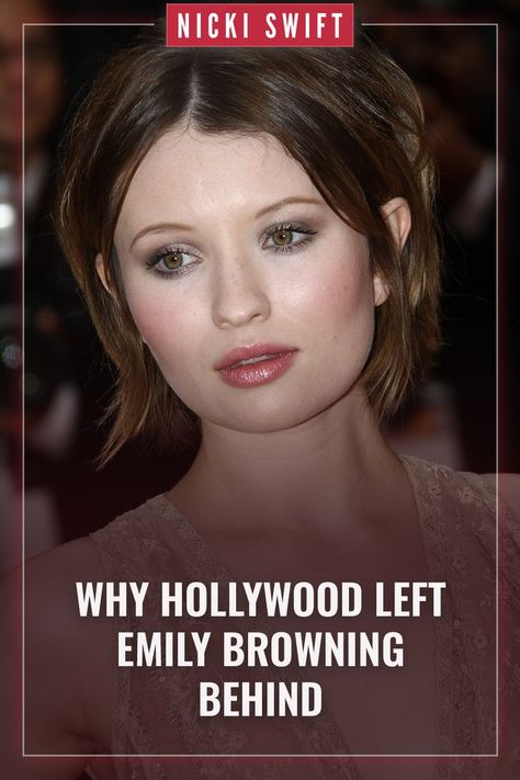 At 14-years-old, Emily Browning was already a regular on Australian TV when she was cast in Lemony Snicket's A Series of Unfortunate Events in 2004. #emilybrowning The Uninvited, Emily Browning, Hollywood Scenes, Lemony Snicket, Unfortunate Events, American Gods, Sundance Film, A Series Of Unfortunate Events, Child Actors