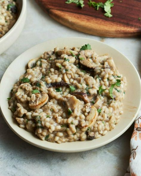 Barley Mushroom, Pearl Barley Salad, Mushroom Barley, Vegan Risotto, Barley Risotto, Barley Recipe, Barley Salad, Dried Porcini Mushrooms, Creamy Mushroom Pasta