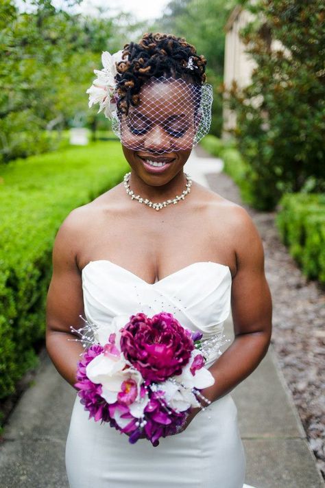 Edwina...lovely bride. Veil made by Antoinette Bridal Birdcage Veils Hairstyles, Locs With Veil, Dreadlock Wedding, Wedding Locs, Curly Brides, Dreadlock Wedding Hairstyles, Loc Crown, Styles Locs, Mocha Wedding