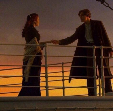 Titanic 1997, Leo And Kate, Jack Rose, Filmy Vintage, Jack Dawson, Young Leonardo Dicaprio, Titanic Movie, I Love Cinema, Movie Couples