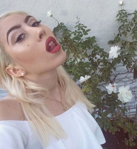 Mother Kali, Makeup Tut, Kali Uchis, Her Music, Profile Picture, Diva, Makeup Looks, Blonde, Celebrities