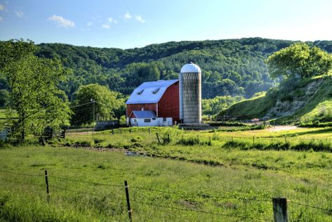 These 11 Farm Towns In Wisconsin Are Perfect When You Want To Get Away From It All Driftless Area, Exploring Wisconsin, Farm Town, Great America, Wisconsin Travel, Beautiful Farm, Farm Scene, Country Farm, Urban Area