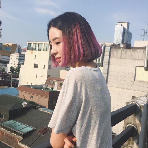 Kim Irene Kim Irene, Red Bob Hair, Hair Dyed, Asian Short Hair, Ombré Hair, Peinados Fáciles Para Cabello Corto, Bob Hair, Dye My Hair, Hair Inspiration Color