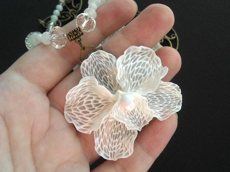 Transparent Polymer Clay, Clay Orchid, Translucent Polymer Clay, Polymer Flowers, Polymer Inspiration, Polymer Clay Jewelry Tutorials, Polymer Clay Christmas, Metal Clay Jewelry, Polymer Clay Canes