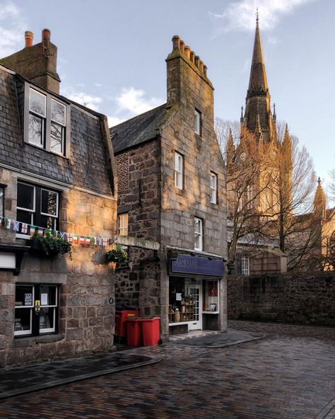 Aberdeen | Photographe : @eskimo sur Instagram Edinburgh Aesthetic, British Village, Aberdeen Scotland, Morning Walk, Village Life, January 21, See You Again, Aberdeen, Isle Of Man