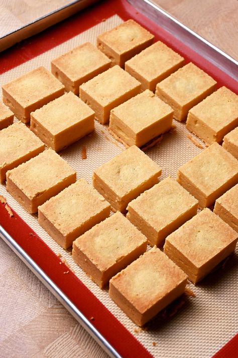 Taiwanese Pineapple Cakes (Feng Li Su) - Jaja Bakes Pineapple Tarts, Taiwanese Dessert, Mini Chinese Sponge Cake, Taiwan Castella Cake, Taiwan Pineapple Cake, Pineapple Jam Recipe, Taiwanese Pineapple Tart, Pineapple Jam, Pineapple Tart