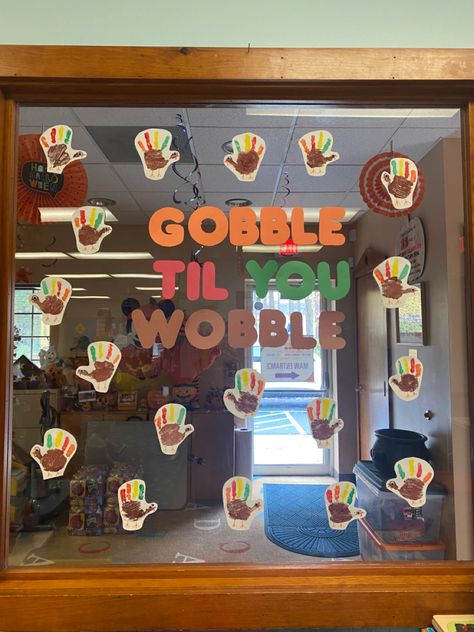 Thanksgiving Daycare Doors, Thanksgiving Bulletin Board Ideas Toddler, Thankful Bulletin Boards For Preschool, November Daycare Bulletin Boards, Preschool November Door Ideas, Thanksgiving Toddler Door Ideas, Thanksgiving School Board Ideas, Easy Fall Bulletin Boards For Daycare, November Prek Bulletin Boards