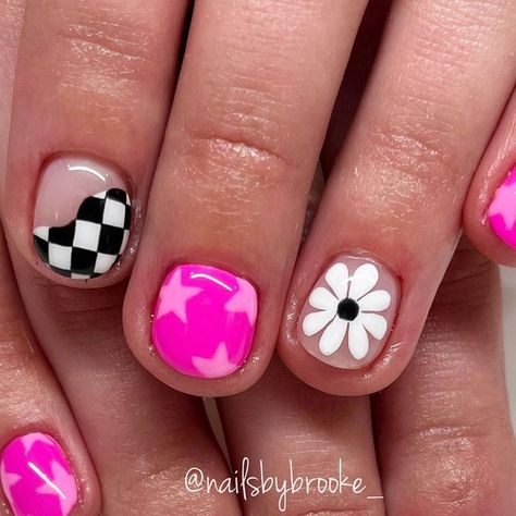 Brooke Jensen on Instagram: "Short nails can have nail art too!!🫶🏼 The cutest pink, black, and white set you ever did see!!🩷🖤🤍🏁 . . . . -Do not remove my name off my picture. Ask for permission before using my photo on a website or for marketing purposes. #gelpolish #handpaintednailart #naturalnailsonly #utahnailtech #utahnailartist #nailartist #nailart #naildesigns #nailartdesigns #freehandart #freehandnailart #gelnails #nails #nailmagazine #nailinspo #trendyspringnails #summernailinspo #summernails #checkernails #blackandwhitecheckerednails #pinknails #pinkblackwhitenails #starnails #starnailart #flowernails #flowernailart #pinkflowernails #whiteflowernails #funkynailart #edgynailart" Pink Short Nails Ideas, Black And Pink Nails, Checkered Nails, Hard Nails, Summery Nails, Festival Nails, Cute Gel Nails, Nails Only, Girls Nails