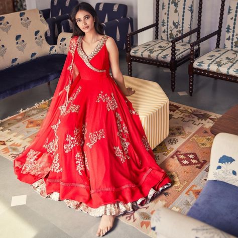 Aashni + Co on Instagram: “@amritathakurofficial’s festive collection has got you covered from mehendi to sangeet and everything in between. Shop on aashniandco.com…” Angrakha Style Kurti, Angrakha Anarkali, Indian Dresses For Women, Style Kurti, Angrakha Style, Saree Dress, Indian Designer Outfits, Anarkali Dress, Indian Attire