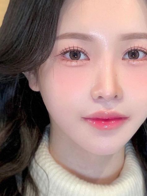 Korean Pink Lips Natural, Simple Korean Makeup Natural, Makeup Korean Look Natural, Simple Makeup Looks Korean, Cute Korean Makeup Looks, Korean Eye Makeup Tutorial Step By Step, Korean Simple Makeup, Korean Makeup Tutorials Step By Step, Korean Pink Makeup