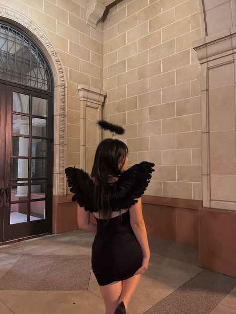 Angel Halloween Ideas, Halloween Costumes Duos, Duos Halloween Costumes, Dark Angel Halloween Costume, 3 Halloween Costumes, Black Angel Costume, Halloween Costumes 2023, Halloween Costumes Teenage Girl, Dark Angel Costume