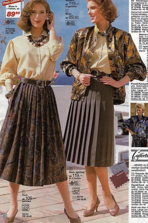 Unique and Stylish Pleated Skirt Outfits for Black Women Retro Outfits 80s 1980s, Moda 80s, Vintage Outfits 80s, Pleated Skirt Outfits, 1980s Outfits, 1980s Fashion Women, 1980s Women, 80’s Fashion, 80s And 90s Fashion