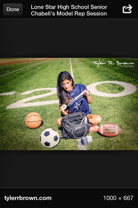 Athletic trainer senior pic.... I'm in love with this idea! Athletic Training Student, Graduation Pic Ideas, High School Portraits, Student Picture, Photo Dream, Male Senior Pictures, Senior Pictures Sports, Graduation Poses, High School Senior Pictures