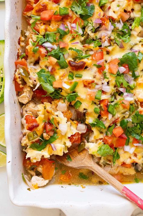 Salsa Fresca Chicken Bake - iFoodReal.com Chicken Fresca, Tender Baked Chicken, Salsa Fresca Chicken, Fam Pics, High Protein Dinner, Salsa Fresca, Protein Dinner, Easy Salsa, High Protein Low Carb Recipes