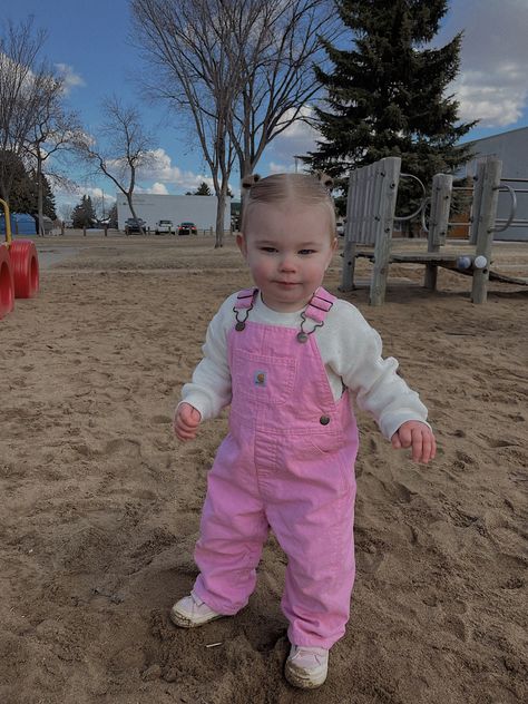 Pink Carhartt Overalls Baby, Toddler Carhartt Overalls Outfit, Baby Carhartt Overalls Outfit, Baby Overalls Outfit, Baby In Overalls, Baby Carhartt Overalls, Carhartt Overalls Outfit, Toddler Carhartt, Street Wear Girl