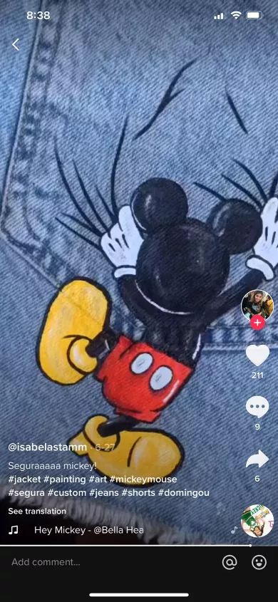 Mickey Mouse Jeans, Paint Clothes, Jeans Drawing, Paint Pictures, Jacket Diy, Simpsons Quotes, Textile Medium, Mouse Paint, Vw Art