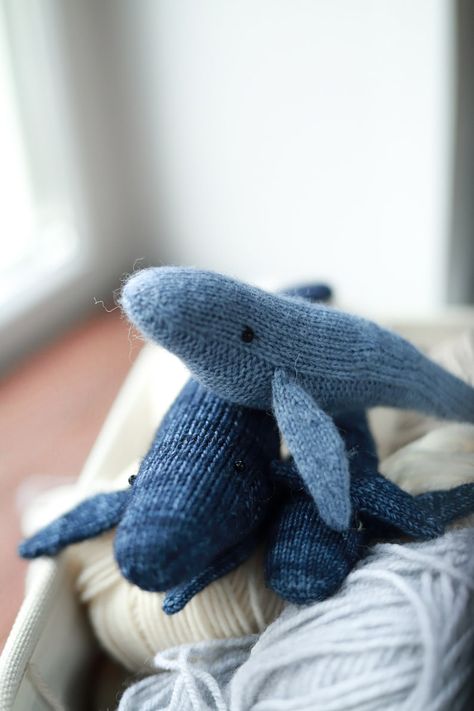 Knitted Blue Whale. Detailed Pattern in English and Russian. - Etsy Philippines Hand Knitted Gifts, Flat Knit Stuffed Animal, Easy Knitted Gifts, Amigurumi Baby Toy, Cute Knitting Projects, Knit Baby Toys, Knit Christmas Gifts, Whale Amigurumi Pattern, Knitted Decorations