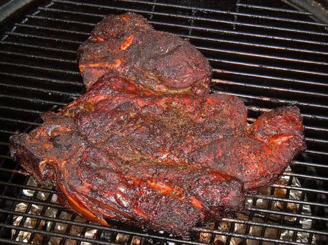 Civilized Barbacoa Smoked Chuck Roast) Recipe - Food.com Brisket On Charcoal Grill, Grilled Brisket Recipes, Smoker Recipes Brisket, Smoked Chuck Roast, Brisket Recipes Smoked, Chuck Roast Recipes, Meat Cooking, Big Green Egg Recipes, Green Egg Recipes