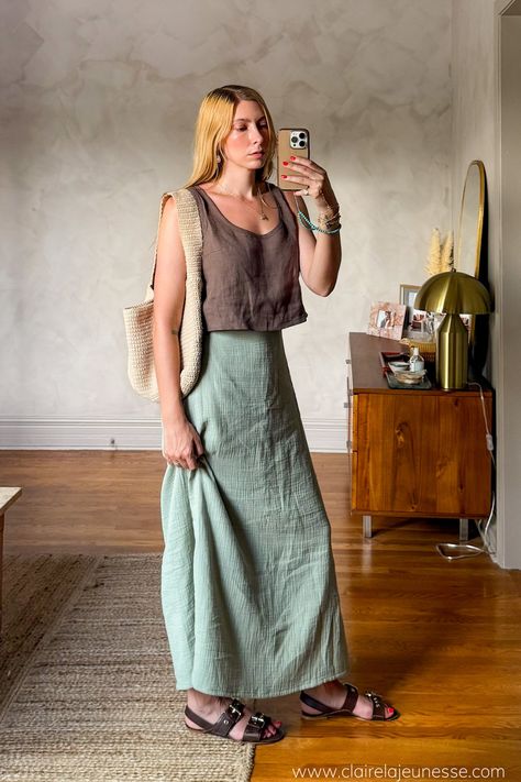 Not sure if this is prairie girl aesthetic or granola girl aesthetic or even coastal aesthetic. Maybe coastal artist aesthetic? Whichever. In summer I constantly reach for linen and cotton peices, like this cotton gauze maxi skirt and this cropped linen tank top. So comfortable and effortless. #chicoutfitideas #summeroutfitideas #modernprairiegirlaesthetic • how to stlye linen for summer • easy summer outfit recipes • farmers market oufit ideas • earth tone outfit • how to style a maxi skirt Earth Tone Skirt Outfit, Gauze Skirt Outfit, Style A Maxi Skirt, Linen Skirt Outfit, Outfit Recipes, Easy Summer Outfit, Farmer Outfit, Granola Girl Aesthetic, Gauze Skirts