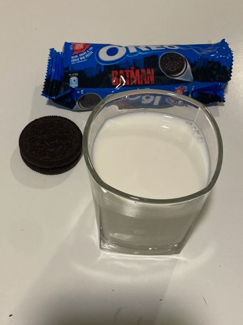 oreos and milk Oreo And Milk, Oreos And Milk, Oreo Biscuits, Delicacy Food, Fun Cooking, Photo Dump, Camera Roll, Glass Of Milk, Oreo