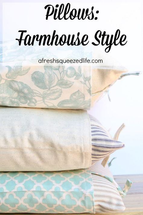 Pillows are such a great way to accessorize your living room. You can add an extra pop of color, or stick to neutral and add some texture. These simple cuties are made in a Farmhouse Style! afreshsqueezedlife.com Diy Decorative Pillows, Diy Throw Pillows, Vintage Grain Sack, Diy Pillow Covers, Grain Sack Pillows, Sewing Pillows, Shabby Chic Vintage, Rustic Farmhouse Style, Diy Pillows