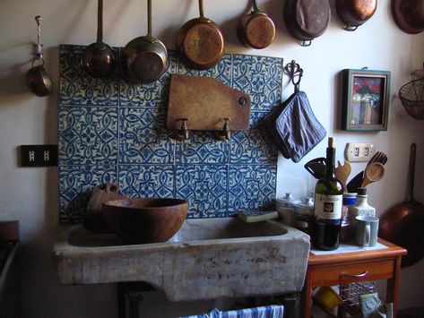 Sicilian Decor, Homestead Inspiration, Italy Kitchen, French Dollhouse, Italian Kitchen Design, Ideas Cocina, Umbria Italy, Italian Interior, Country Cottage Decor