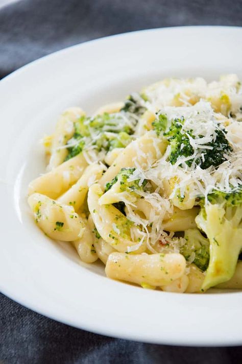 Cavatelli And Broccoli, Cavatelli Recipe, Cavatelli Pasta, Pasta Broccoli, Pasta Party, Italian Pasta Recipes, Best Pasta Recipes, Italian Recipe, Fit Food