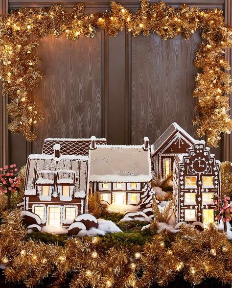 Martha Stewart's Holiday Decorating Ideas Martha Stewart Gingerbread, Holiday Cookie Party, Martha Stewart Holiday, Cool Gingerbread Houses, Gingerbread Village, Tinsel Tree, Cookie Party, Holiday Cookie, Holiday Market