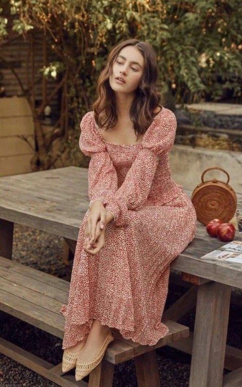 Italian Baddie, Italian Girl Style, Style Essence, Clothing Wardrobe, Korea Dress, Feminine Outfits, Italy Outfits, Aesthetic Outfit Ideas, Boring Clothes